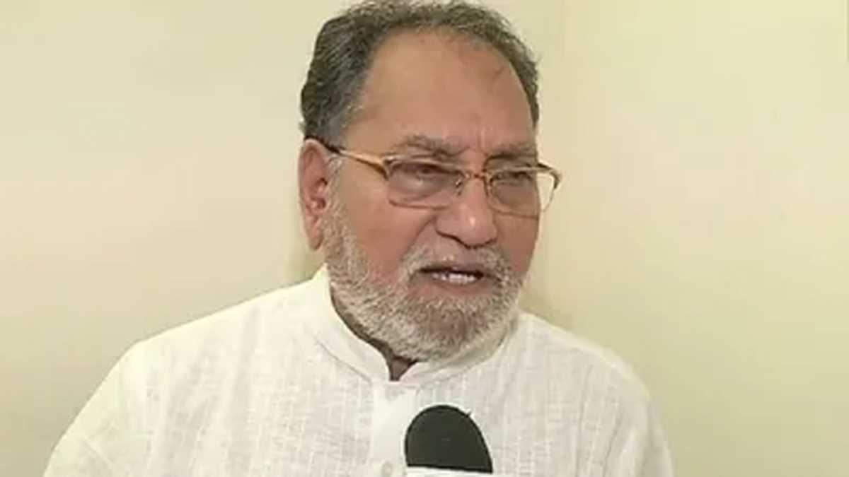 नागपुर हिंसा पर कांग्रेस नेता हुसैन दलवई बोले, हिम्मत है तो औरंगजेब की कब्र हटाओ